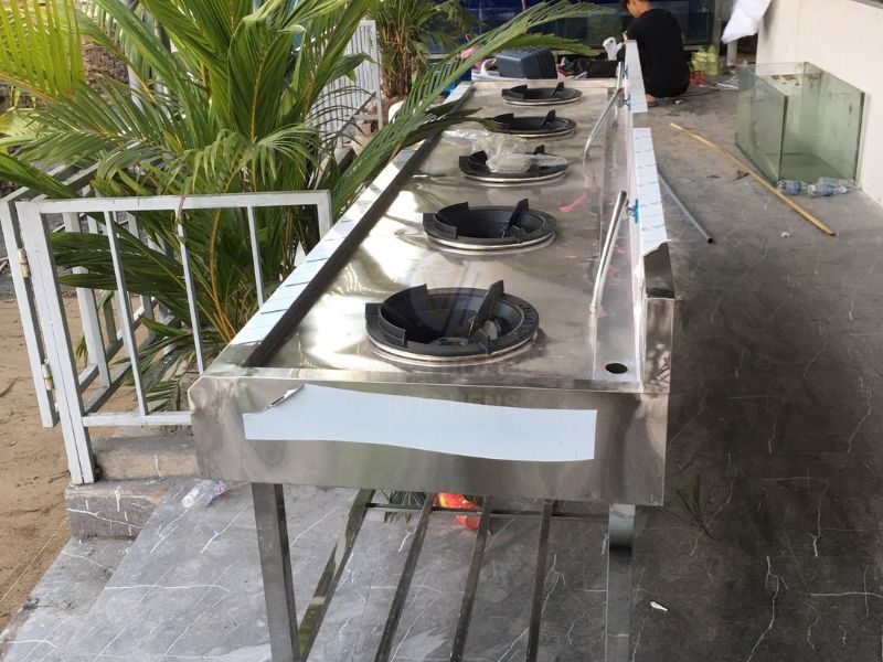 Hình ảnh thực tế bếp á 5 họng công nghiệp