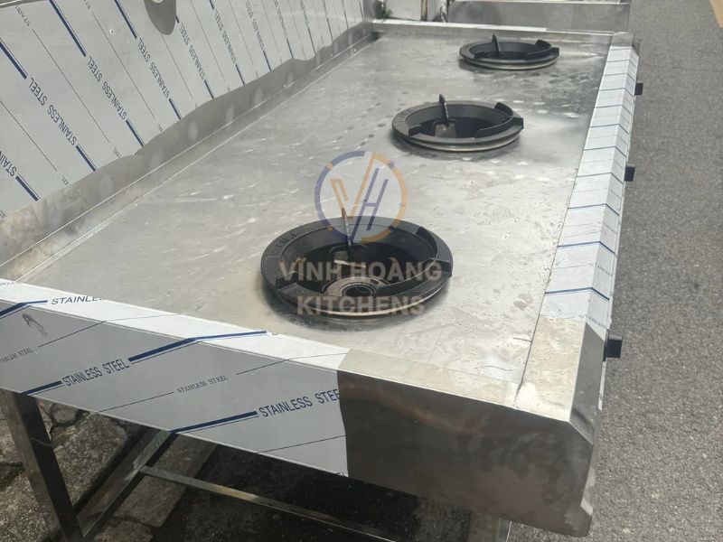Bếp á công nghiệp được sản xuất tại Vĩnh Hoàng Kitchens