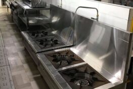 Hướng dẫn chi tiết cách vệ sinh bếp hầm công nghiệp chuẩn nhất