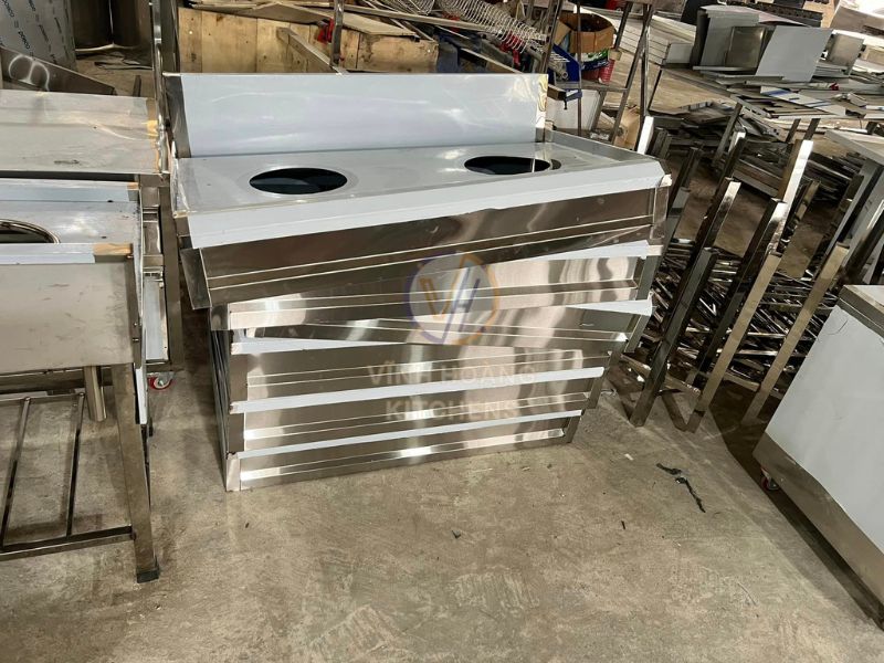 Thân bếp được làm từ inox 304 chất lượng cao