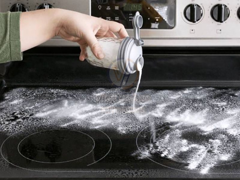 Vệ sinh bếp điện từ công nghiệp bằng Baking soda