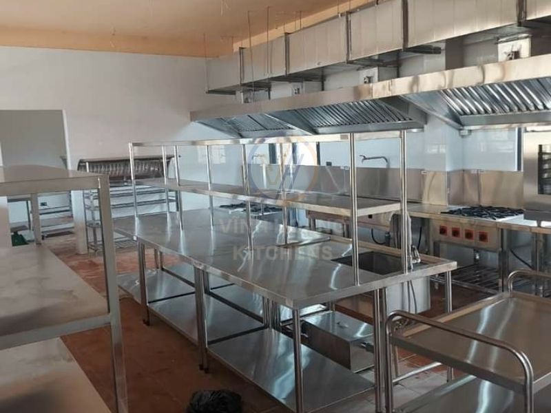 Vĩnh Hoàng Kitchens - Đội ngũ bếp công nghiệp uy tín
