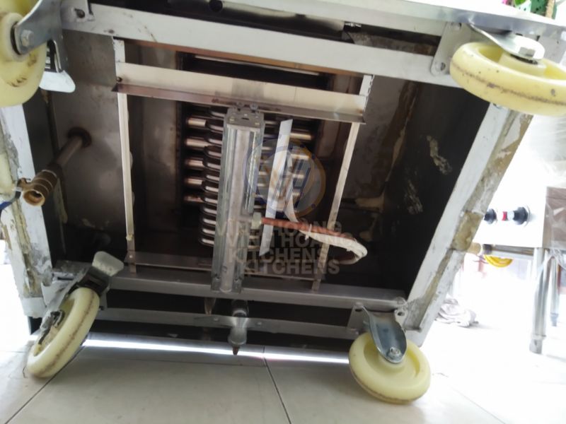 Tủ cơm gas 4 khay với hệ thống đốt và van an toàn