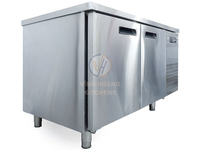 Bàn mát thường được sử dụng trong nhà hàng, khách sạn