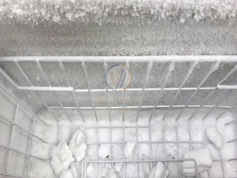 Tủ đông công nghiệp bị đóng đá