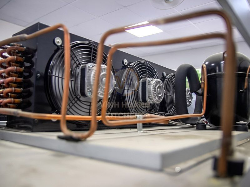 Tủ đông công nghiệp làm lạnh trực tiếp