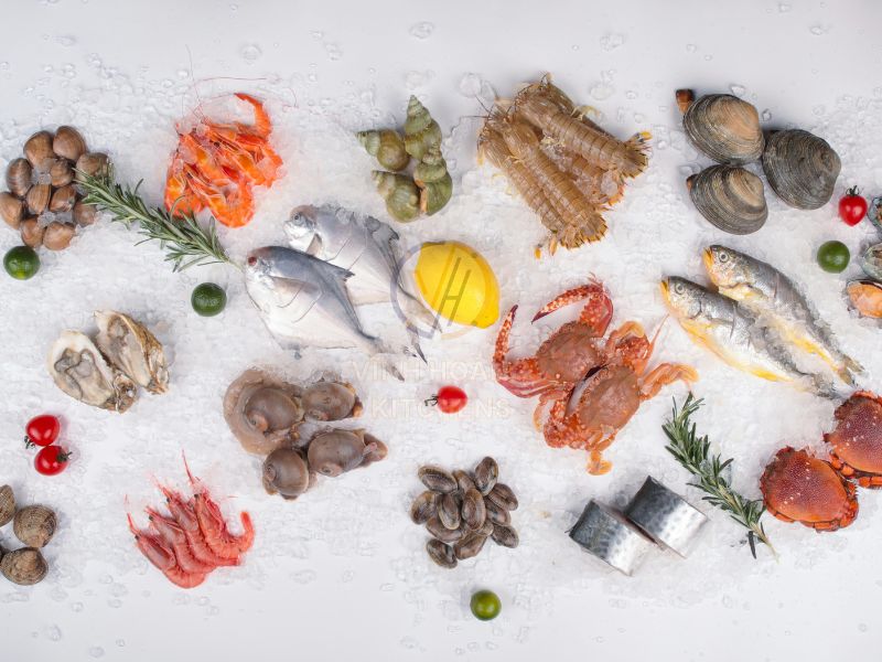 Phân loại thực phẩm trước khi cho vào tủ đông để bảo quản