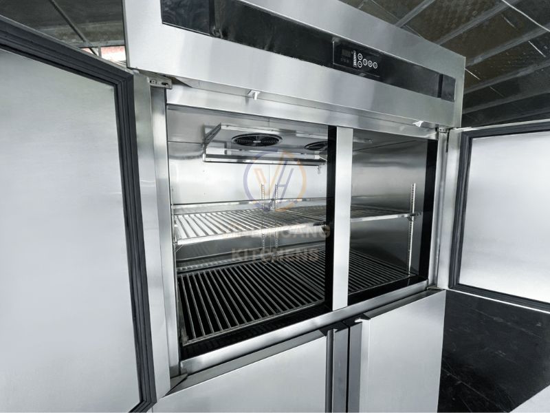 Cửa Inox 2 lớp cách nhiệt cực kỳ tốt