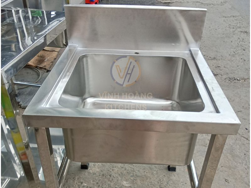 Chậu rửa đơn công nghiệp thường được dùng trong quán ăn