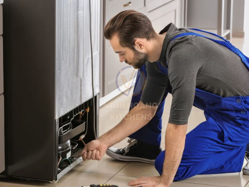 Kỹ thuật viên trên 8–12 năm kinh nghiệm