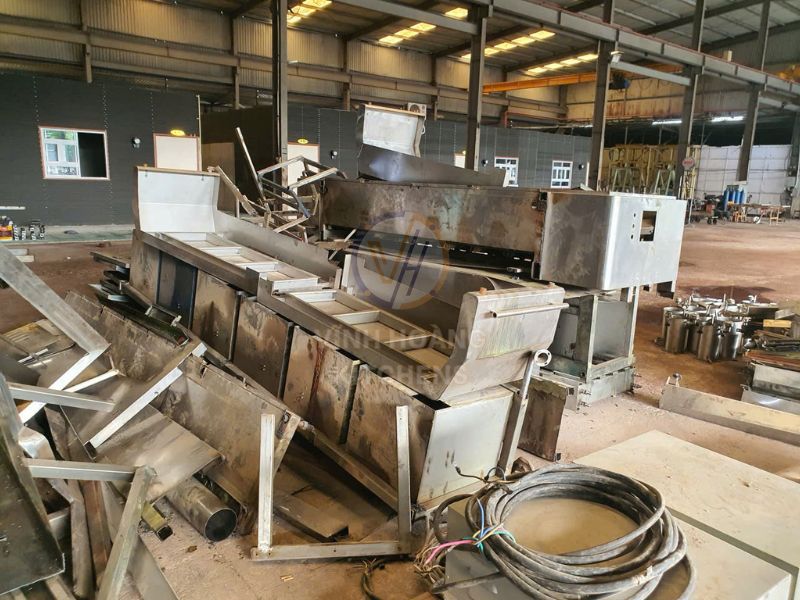 Nguồn thanh lý từ xưởng inox hoặc đơn vị gia công