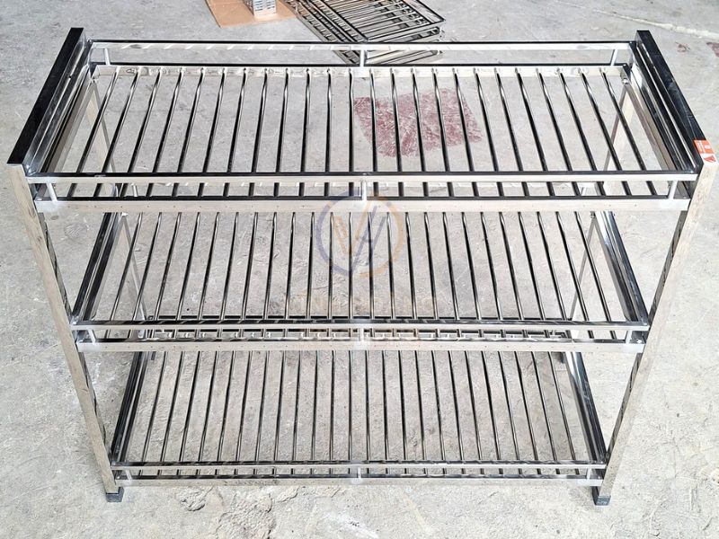 Nên lựa chọn kệ inox 304 để bền bỉ hơn