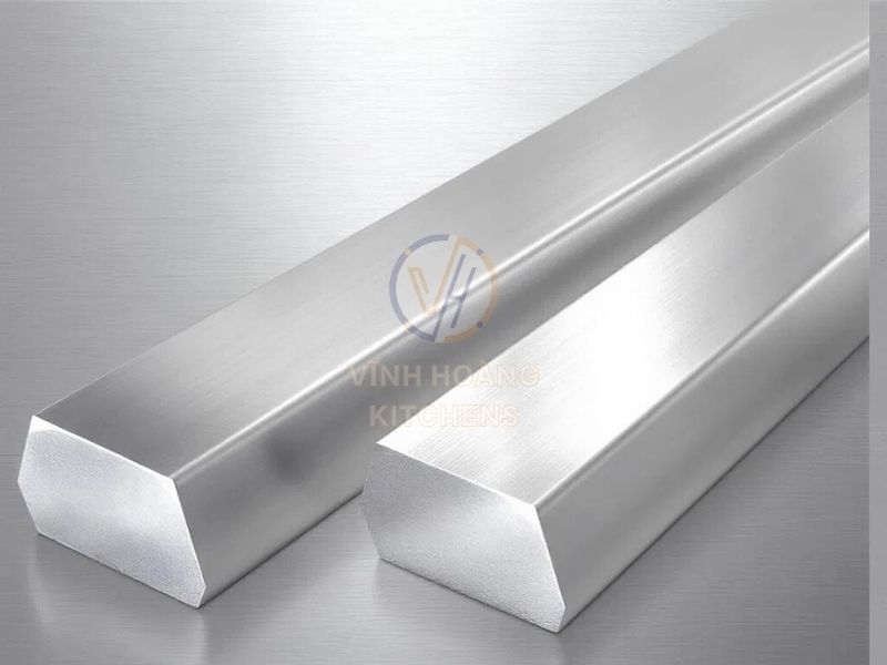 Inox 304 có thành phần hóa học chính gồm Cr và Ni