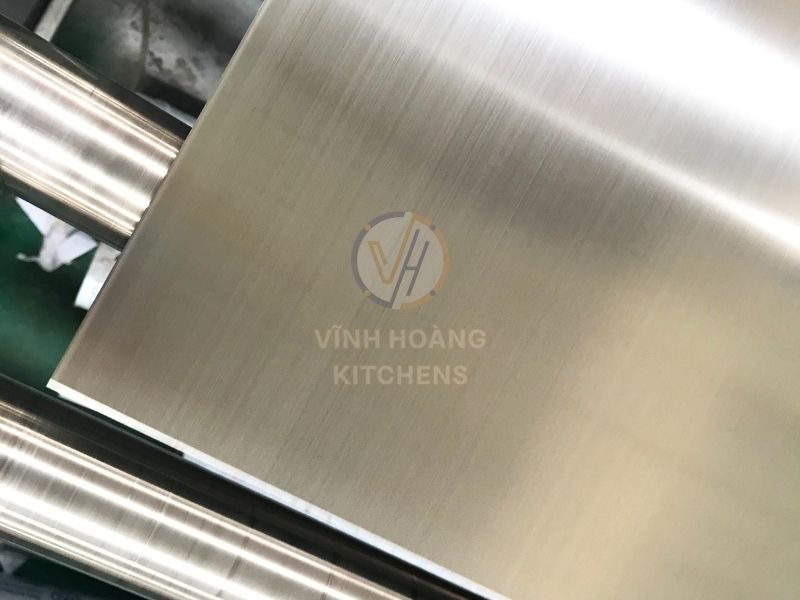 Được ứng dụng để ốp thang máy