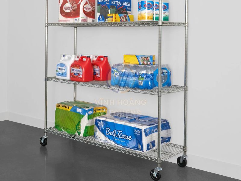 Với kho hàng nên sử dụng kệ inox 304