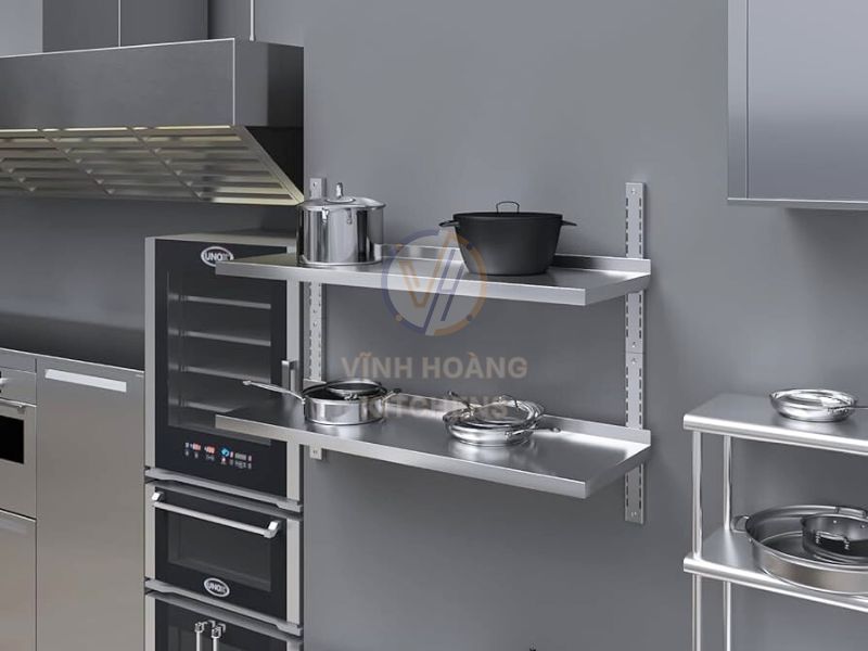 Kệ 2 tầng được lắp đặt trong bếp