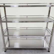 Khung kệ inox bếp công nghiệp: Loại nào dùng tốt?