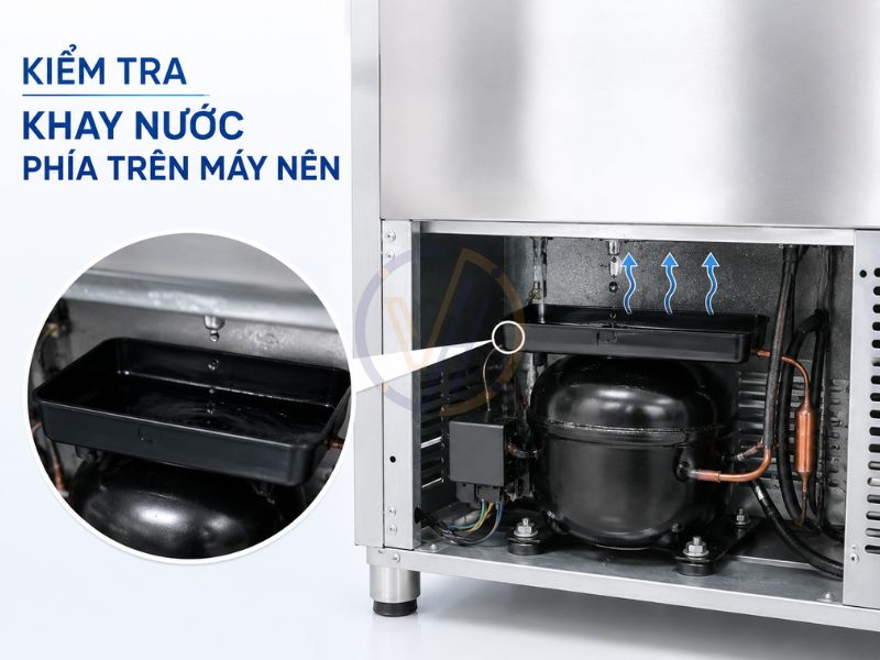 Kiểm tra khay nước phía trên máy nén